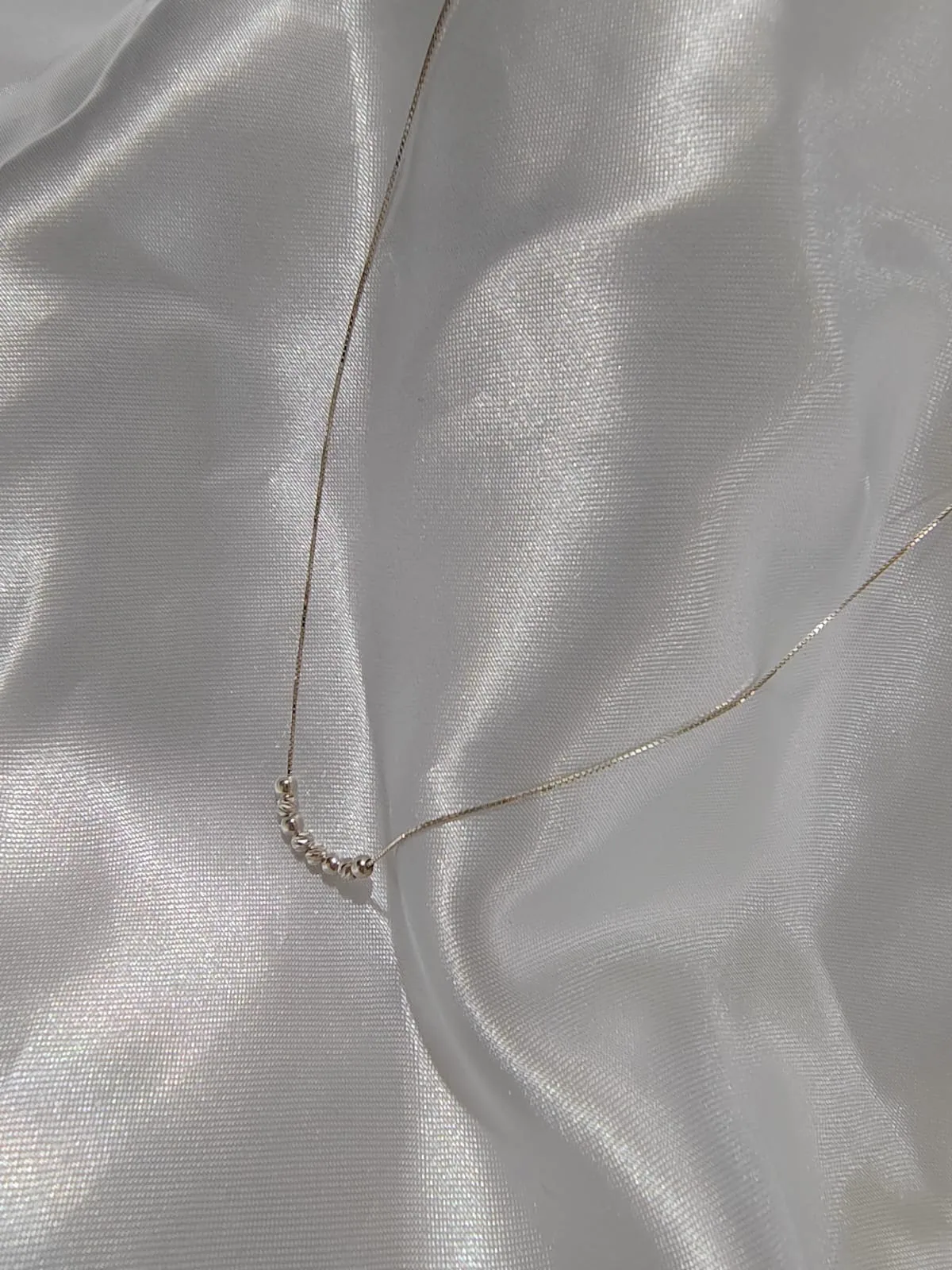 Cadena de esferas diamantadas
